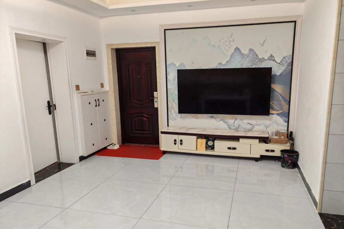 老汽车站旁（单位房)  3室1厅1卫    30.0万客厅