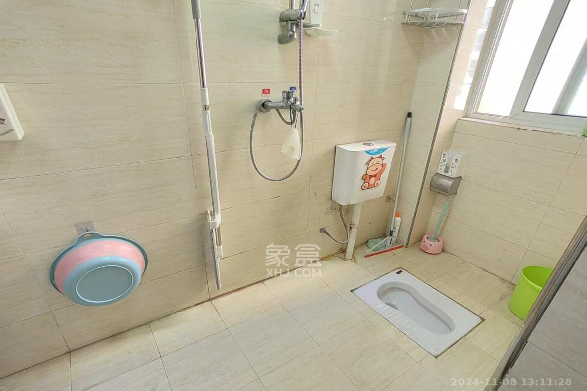 一品嘉庭  1室1厅1卫    1600.0元/月室内图