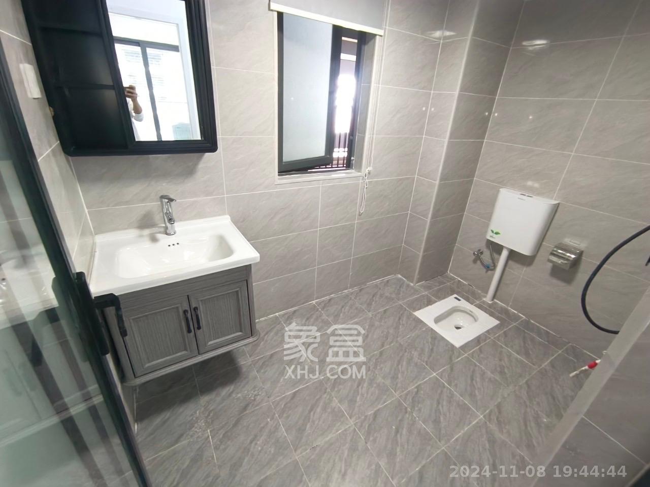 保利东郡  1室0厅0卫   2500.00元/月