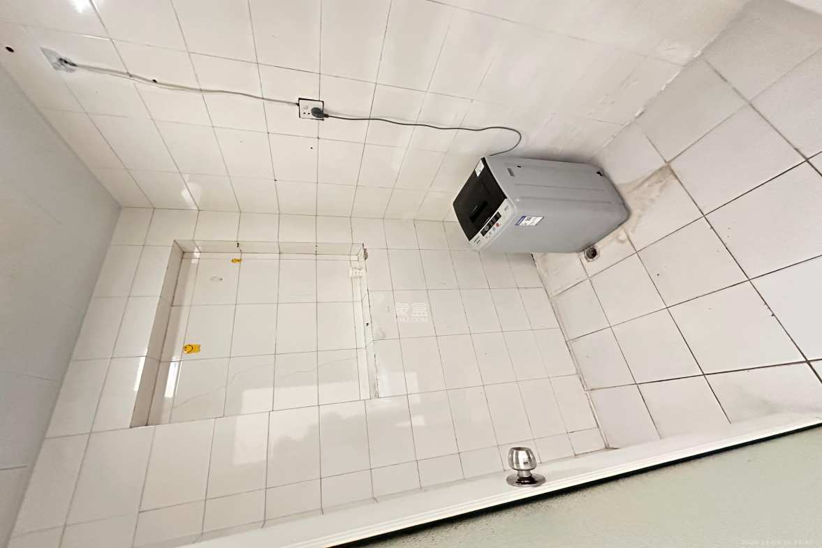 日出东方  1室1厅1卫    1600.0元/月 日出东方  1室1厅1卫    1600.0元/月室内图