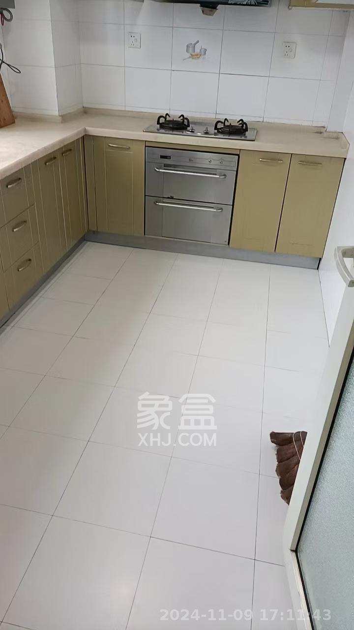 金星公寓  3室2厅2卫   2400.00元/月室内图1
