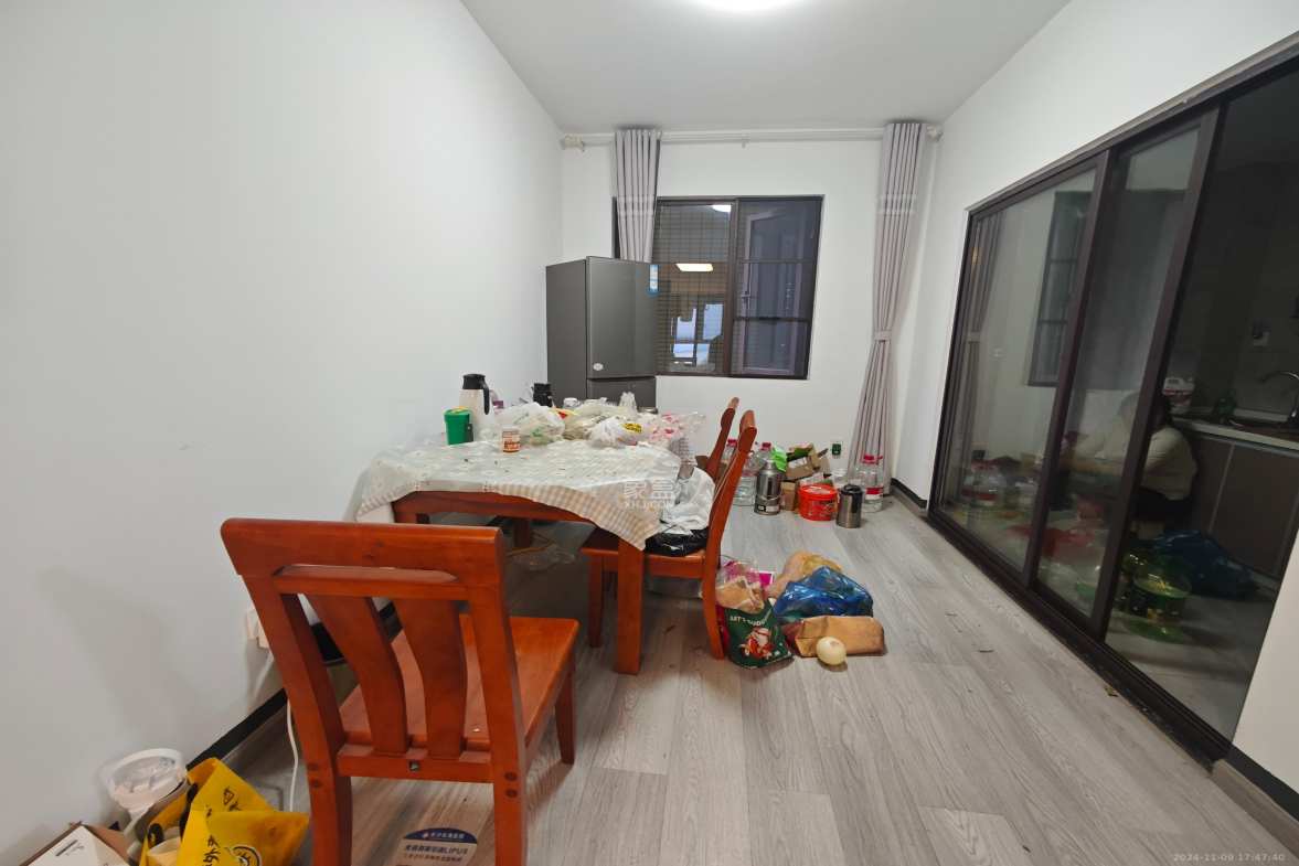 惟盛园  4室2厅1卫   3600.00元/月室内图