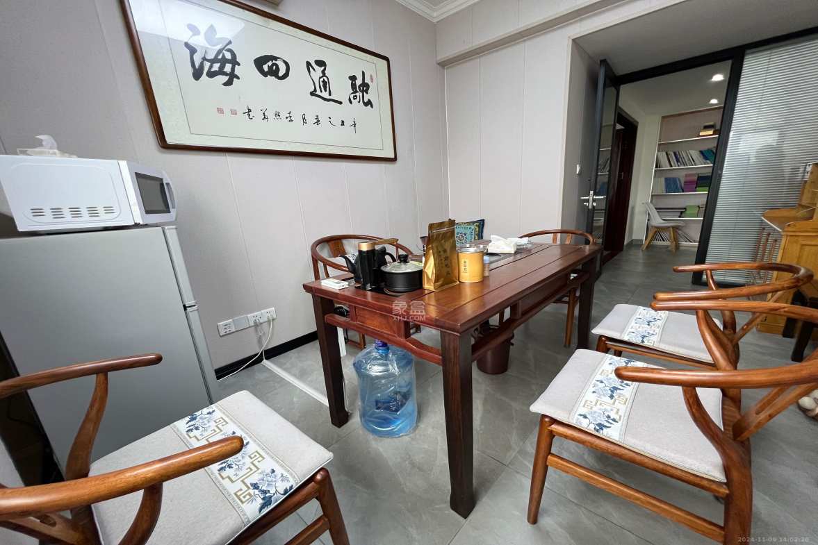 长房中庭国际（东郡华蓉广场）  6室0厅0卫   18800.00元/月室内图