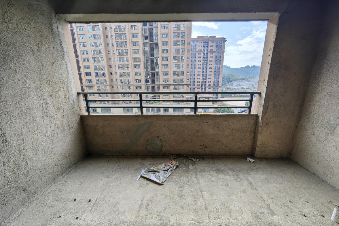 百弘学府城  2室2厅1卫   48.00万阳台