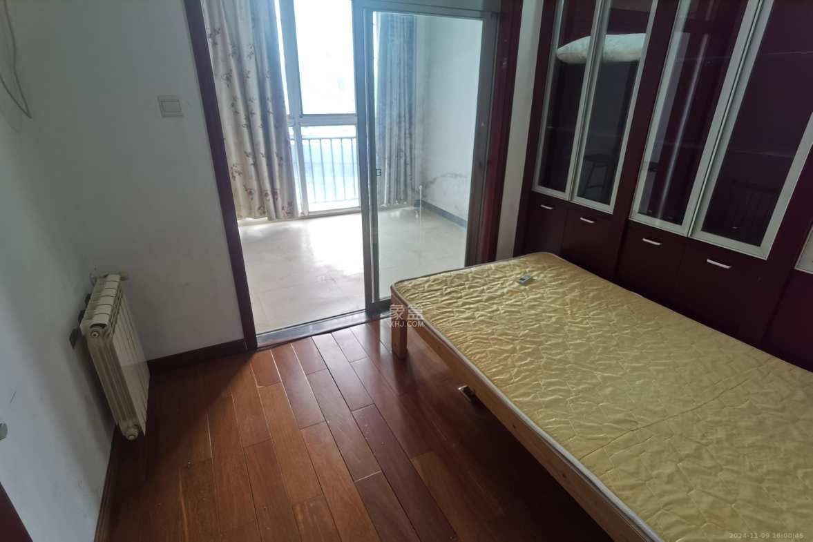 九峰小区（一二三四区）  6室2厅3卫    2200.0元/月室内图