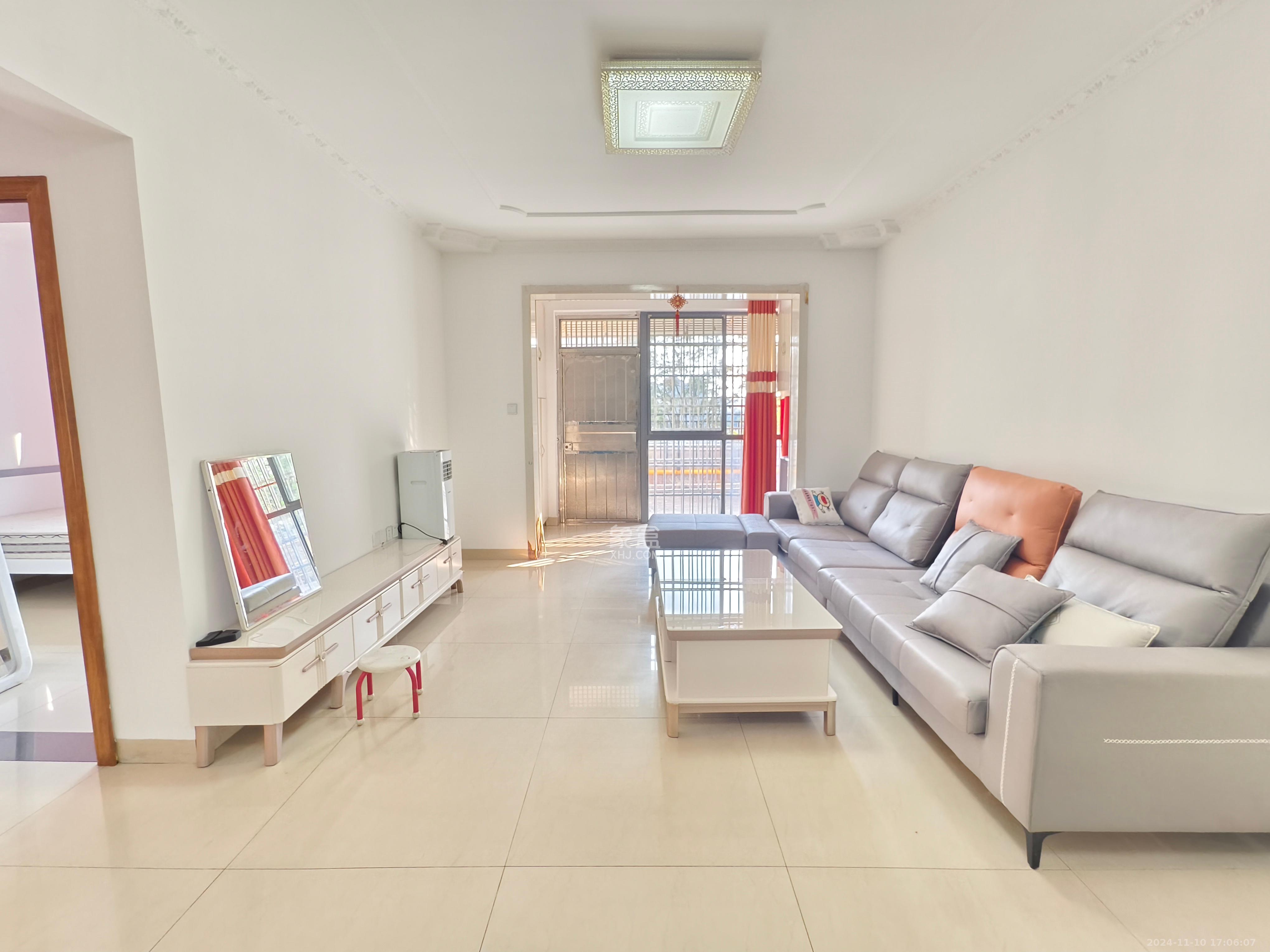 佳美紫郡  3室2厅1卫    1800.0元/月