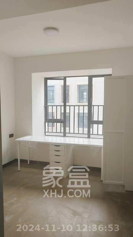 卓越洋湖晴翠  4室2厅2卫   5200.00元/月室内图