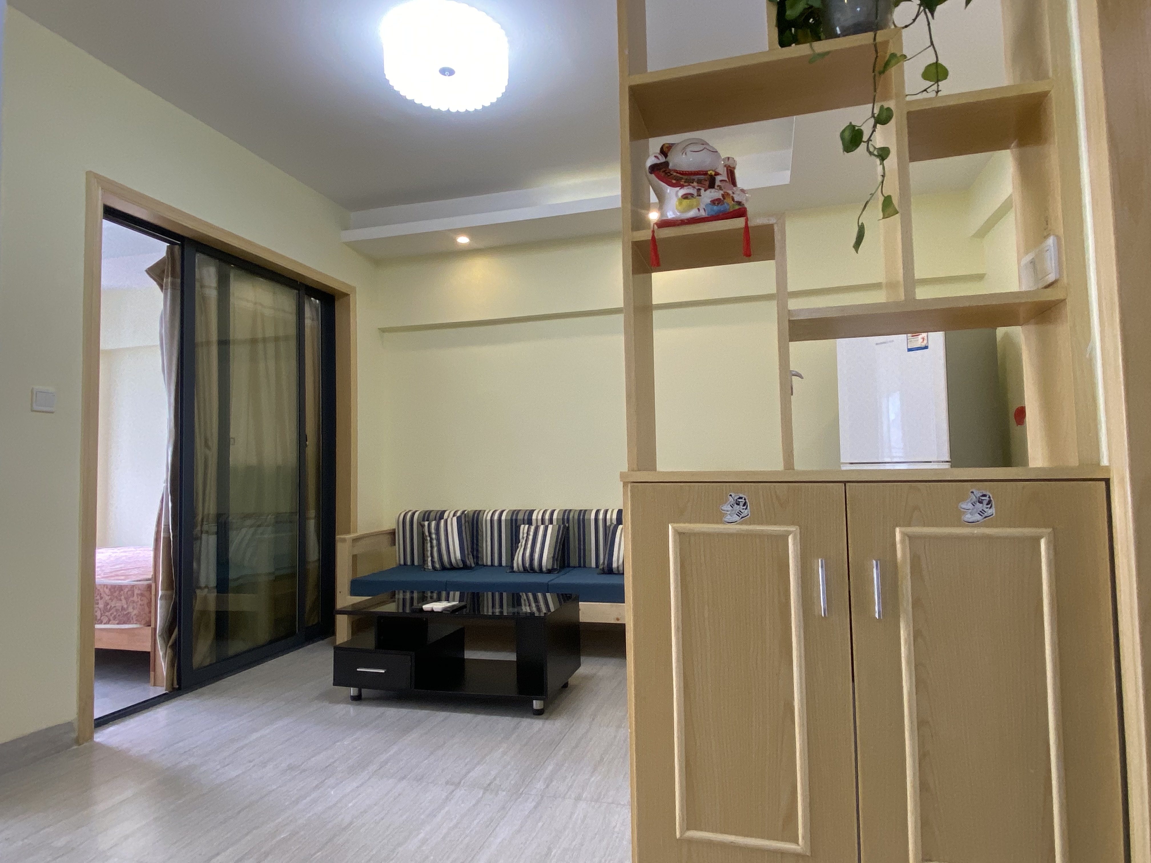 中建国际大厦  2室1厅1卫   1600.00元/月