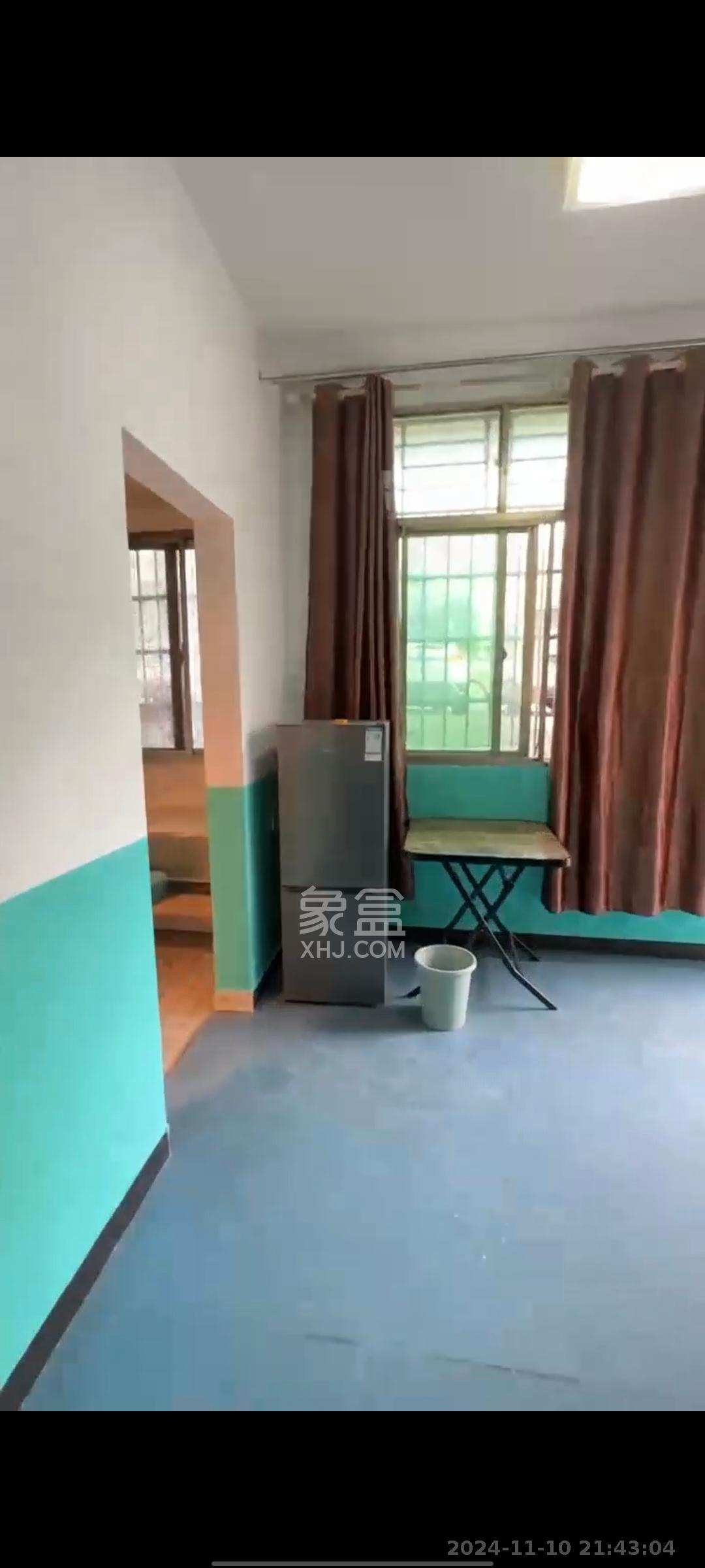 柏家塘小区  1室0厅0卫    1300.0元/月 柏家塘小区  1室0厅0卫    1300.0元/月室内图