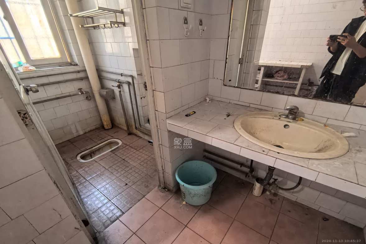 安泰新村  3室2厅1卫    2200.0元/月室内图