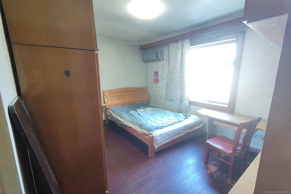 劳动局宿舍  3室2厅2卫   2000.00元/月室内图