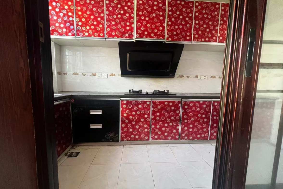 新世界建材城  3室2厅2卫    55.0万客厅