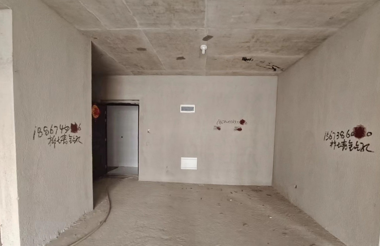 大汉龙城  3室2厅2卫    72.8万