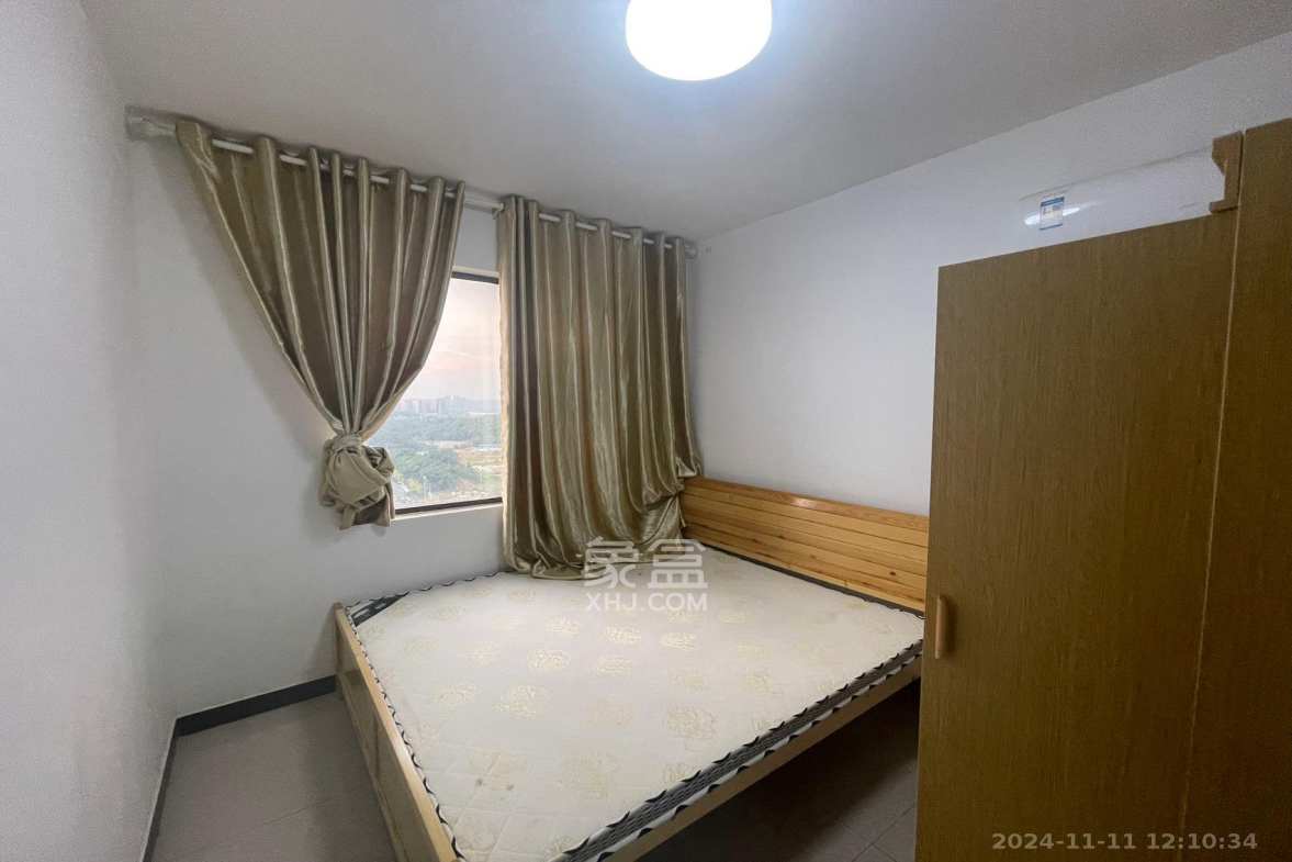 悦湖山  3室2厅2卫   2300.00元/月室内图