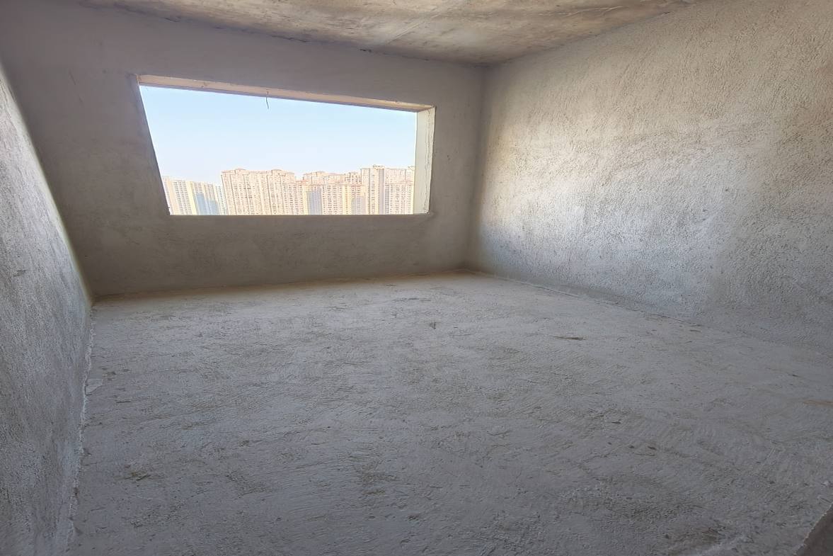 云泰天麓  5室2厅3卫    138.0万客厅