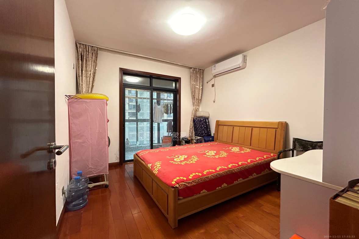 中建麓山和苑  3室2厅2卫   2400.00元/月室内图