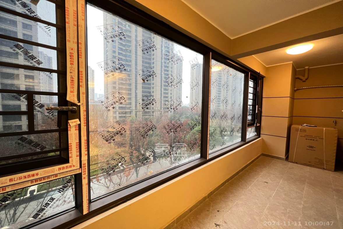 龙湖铂金中心(龙湖春江郦城)  3室2厅1卫    4700.0元/月 龙湖铂金中心(龙湖春江郦城)  3室2厅1卫    4700.0元/月室内图