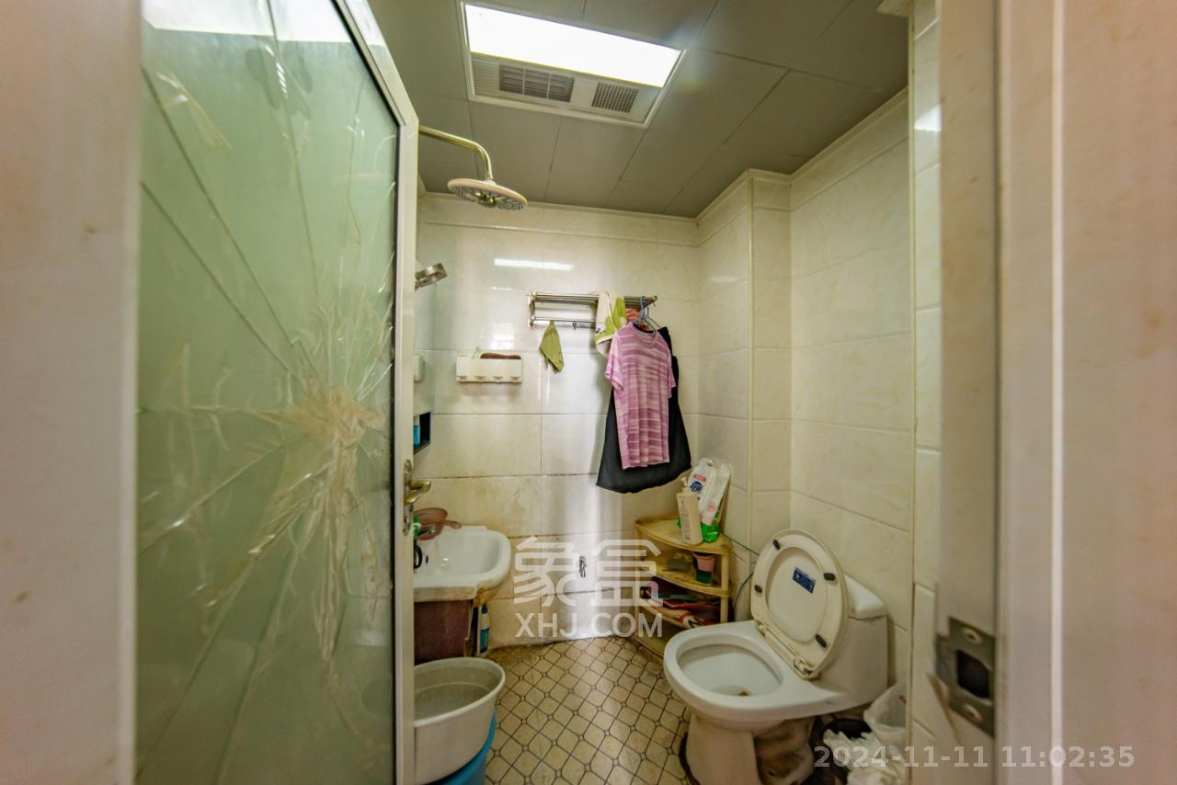 枫华府第  2室2厅2卫   1700.00元/月室内图