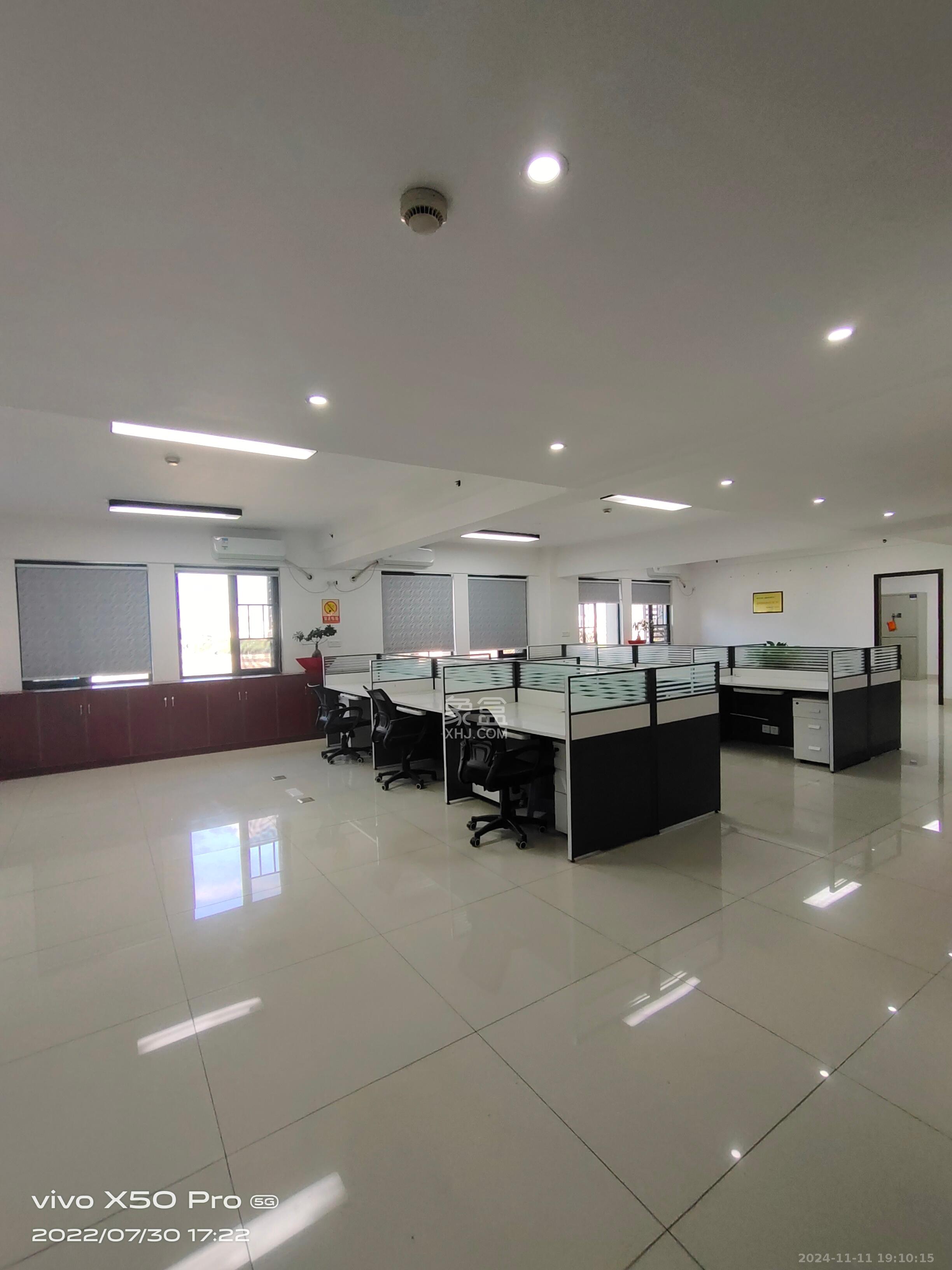 鑫远微中心  1室0厅0卫    1600.0元/月