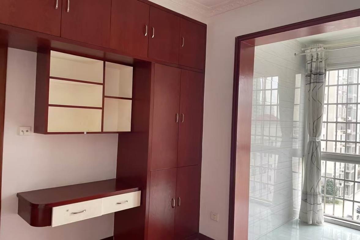 山水名苑  3室1厅1卫    1300.0元/月室内图