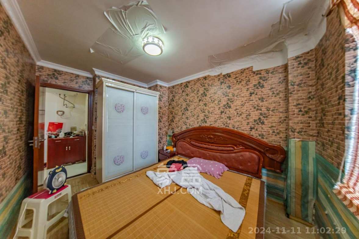 枫华府第  2室2厅2卫   1700.00元/月室内图