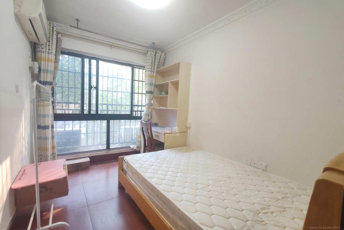 康桥长郡  4室2厅2卫   2000.00元/月室内图