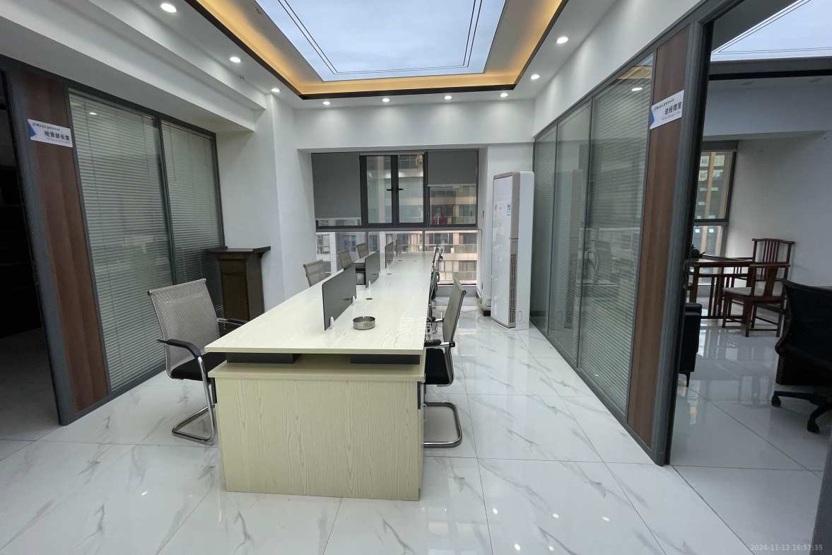 复地星光天地  3室2厅1卫    7500.0元/月室内图