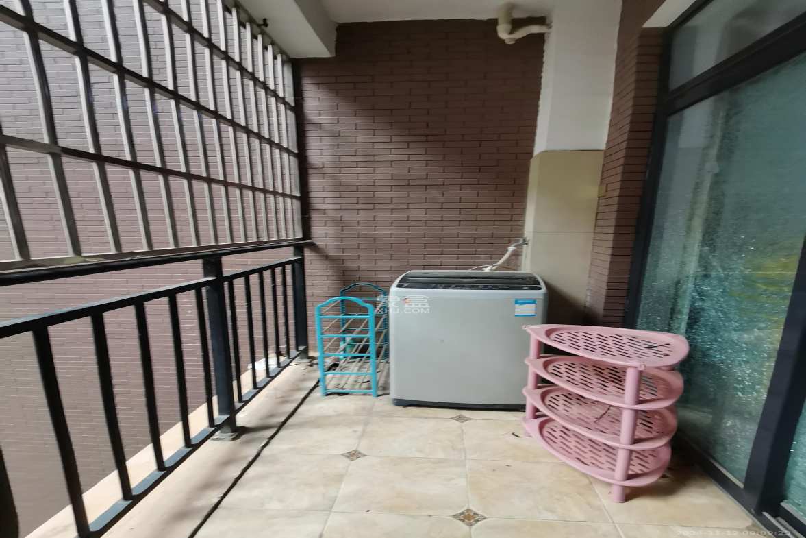 三景国际  3室2厅1卫   1650.00元/月室内图