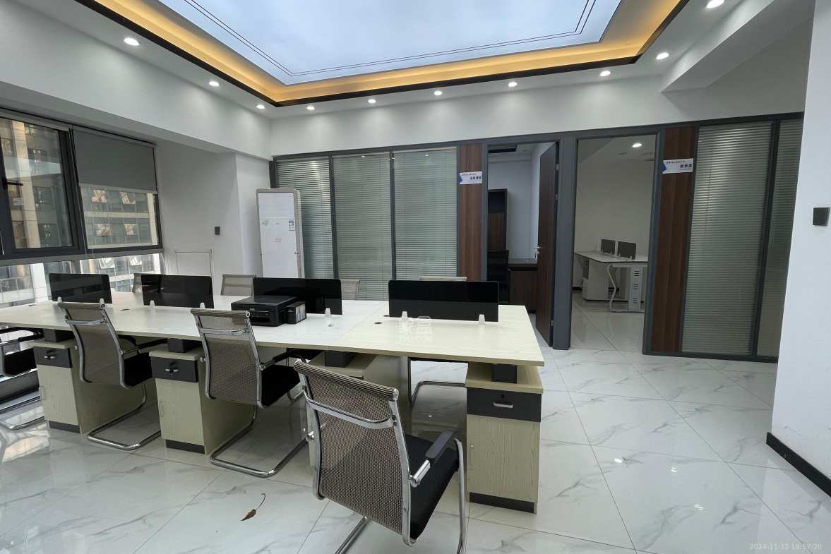 复地星光天地  3室2厅1卫    7500.0元/月室内图1