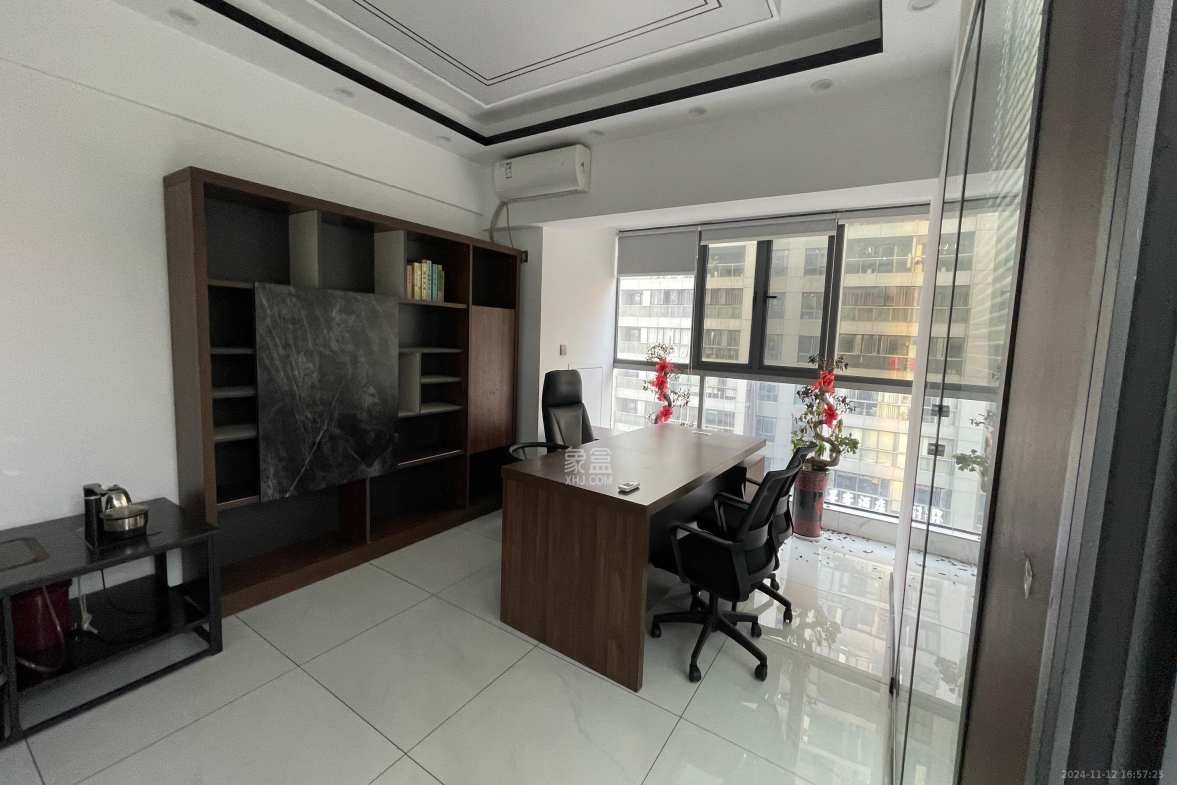 复地星光天地  3室2厅1卫    7500.0元/月室内图