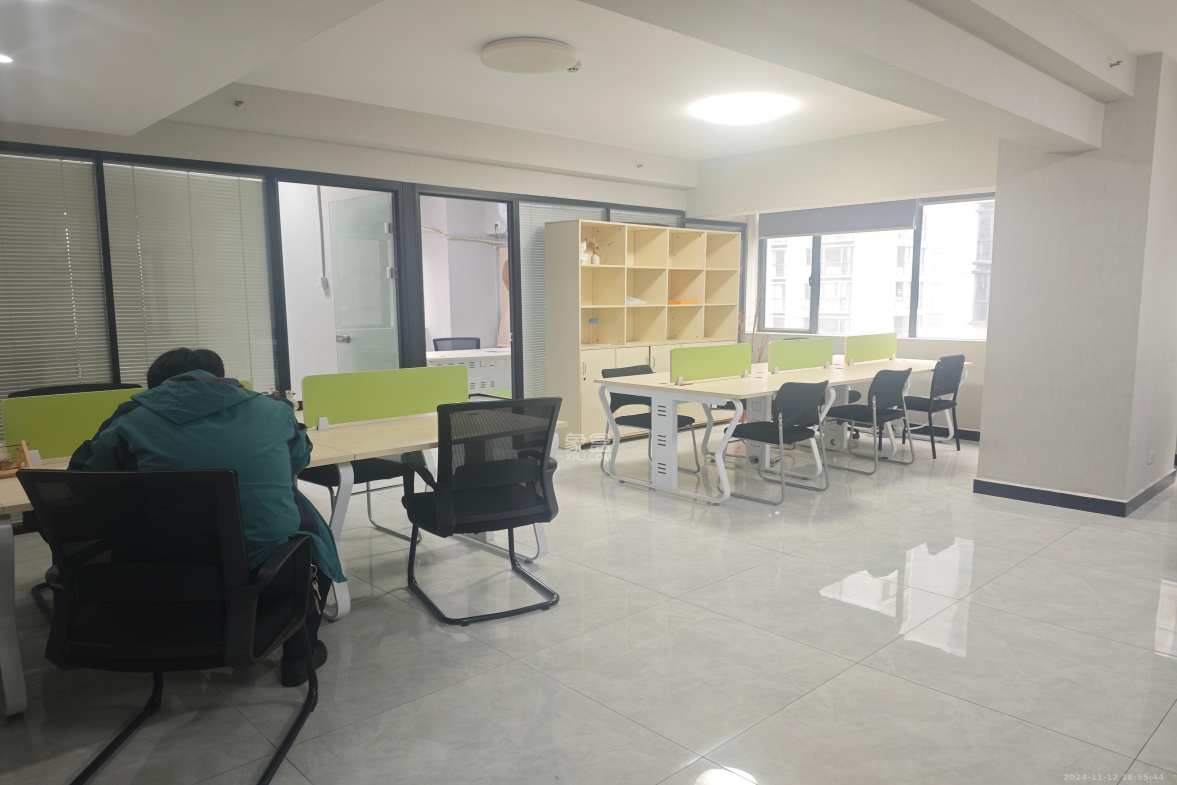 湘域中央  1室0厅0卫    4800.0元/月 湘域中央  1室0厅0卫    4800.0元/月室内图1