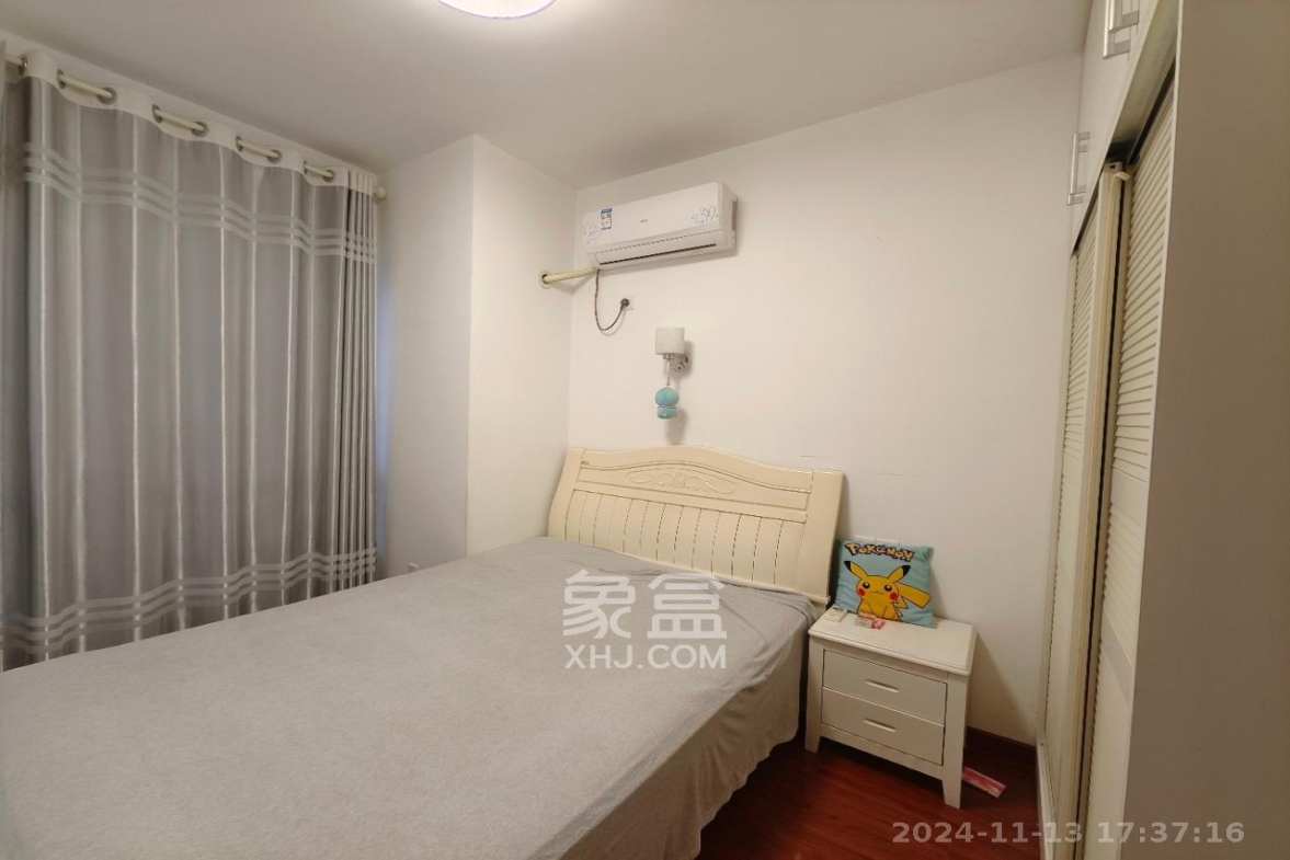 达美D6区  4室2厅2卫   3300.00元/月室内图