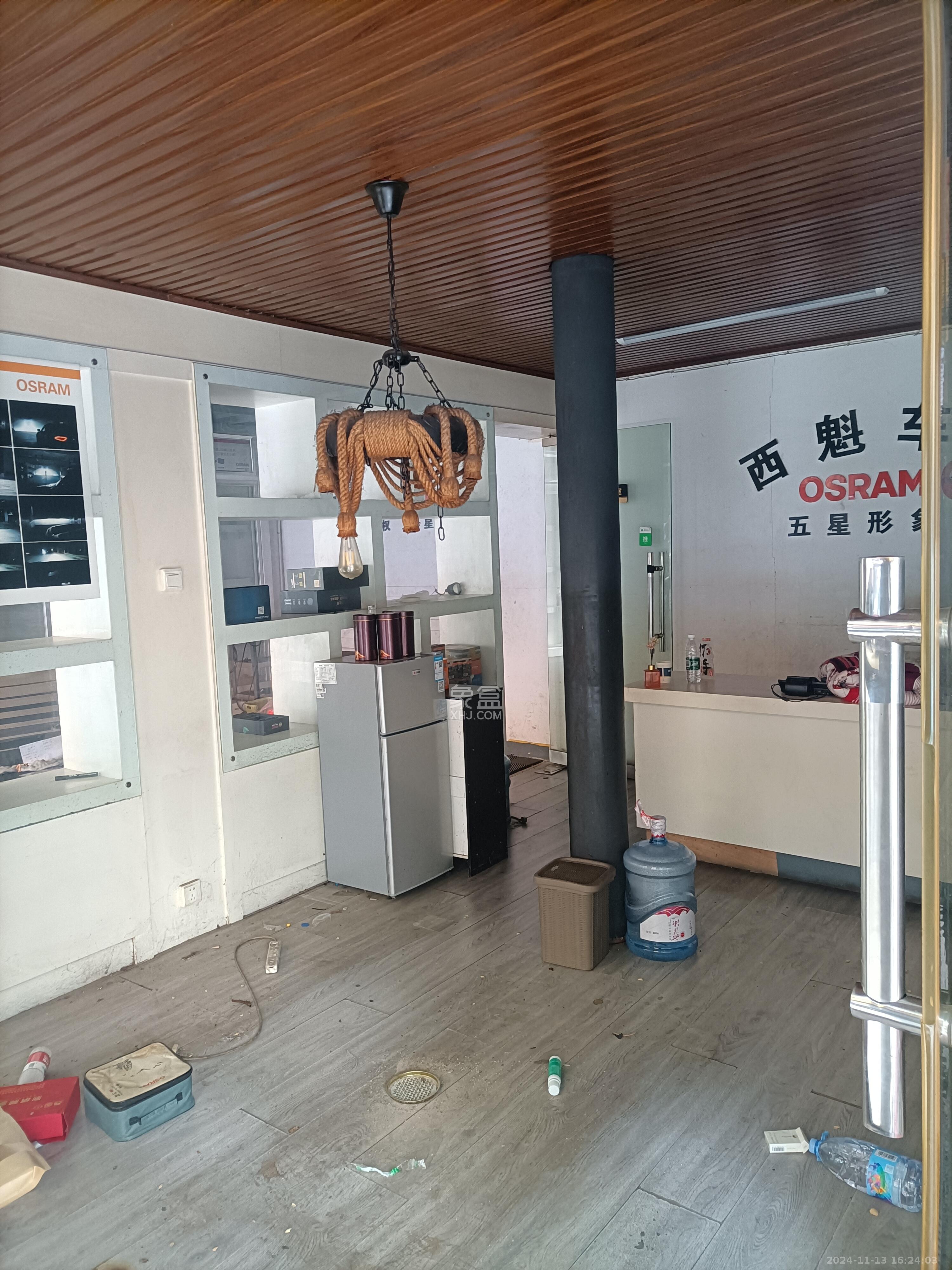 中南汽车世界   22.0㎡      3000.0元/月室内图