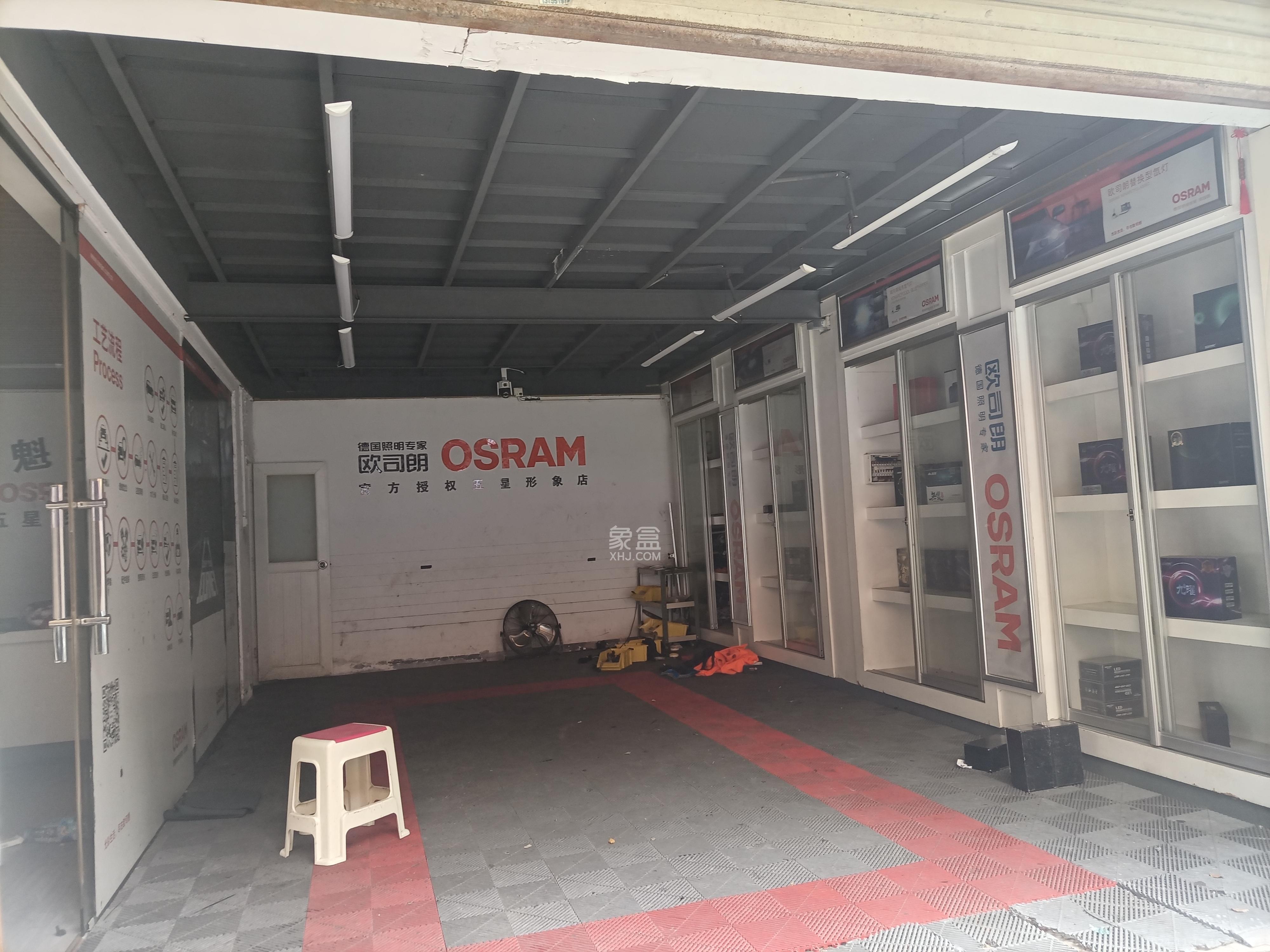 中南汽车世界   22.0㎡      3000.0元/月室内图