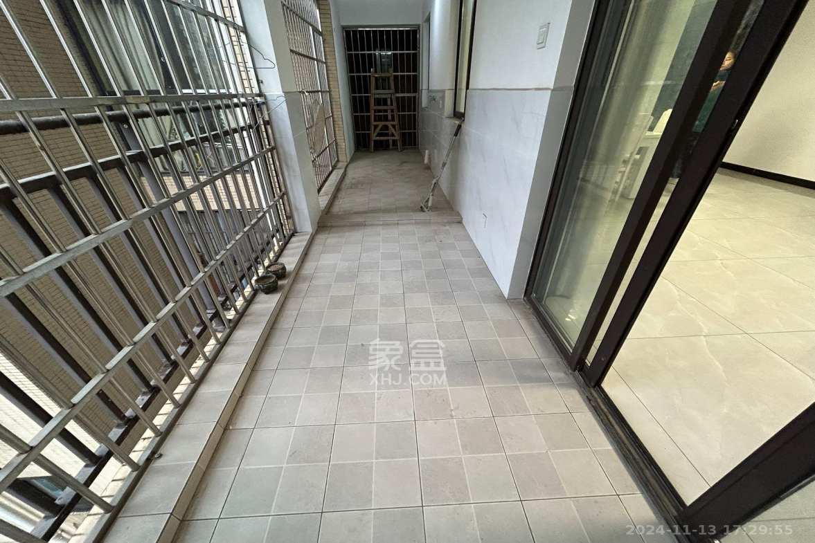 钰龙天下二期（钰龙佳园）  4室2厅2卫   3500.00元/月室内图