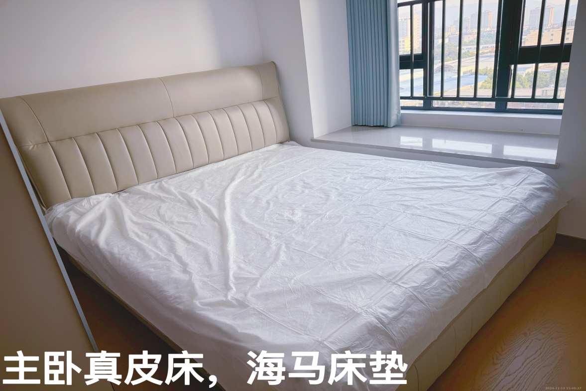 长房悦香山  4室2厅2卫    4300.0元/月室内图