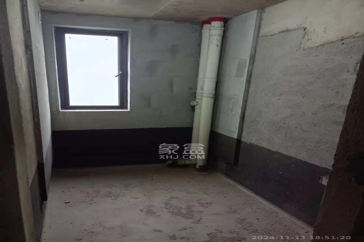 新城新世界四期柏樾  3室2厅2卫    1600.0元/月室内图