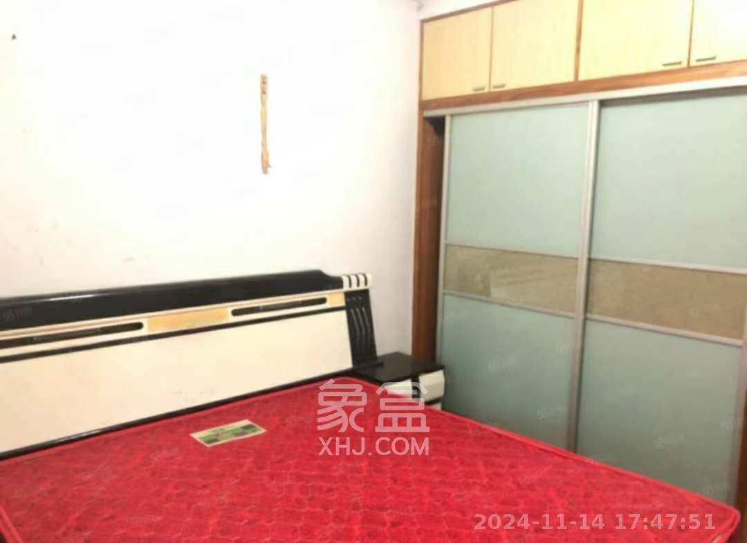 中南汽车世界  3室2厅2卫    1600.0元/月室内图