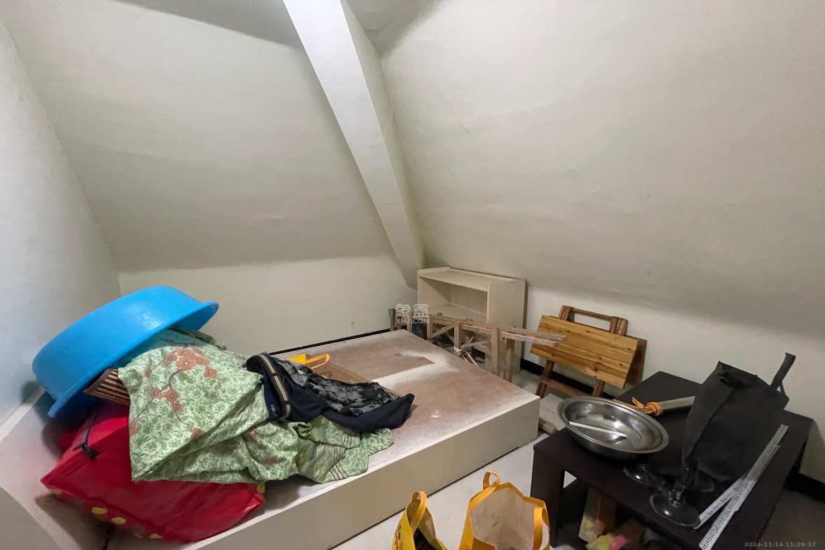 紫御江山  3室2厅1卫   2800.00元/月室内图