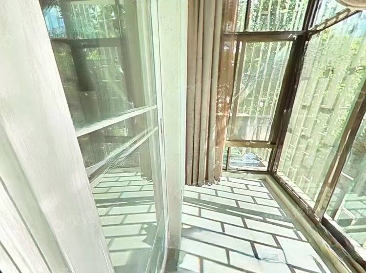 芙蓉嘉苑  3室2厅2卫   1700.00元/月室内图