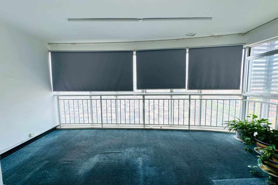 高桥现代商贸城  3室2厅2卫   3900.00元/月室内图