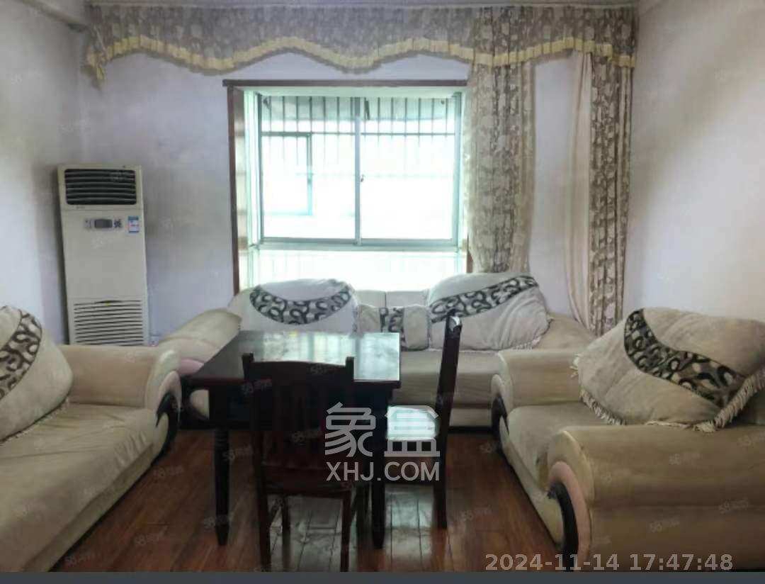 中南汽车世界  3室2厅2卫    1600.0元/月室内图1