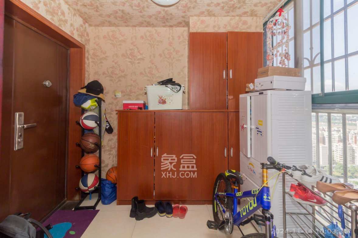 华天LOHO小镇  2室2厅1卫   1700.00元/月室内图