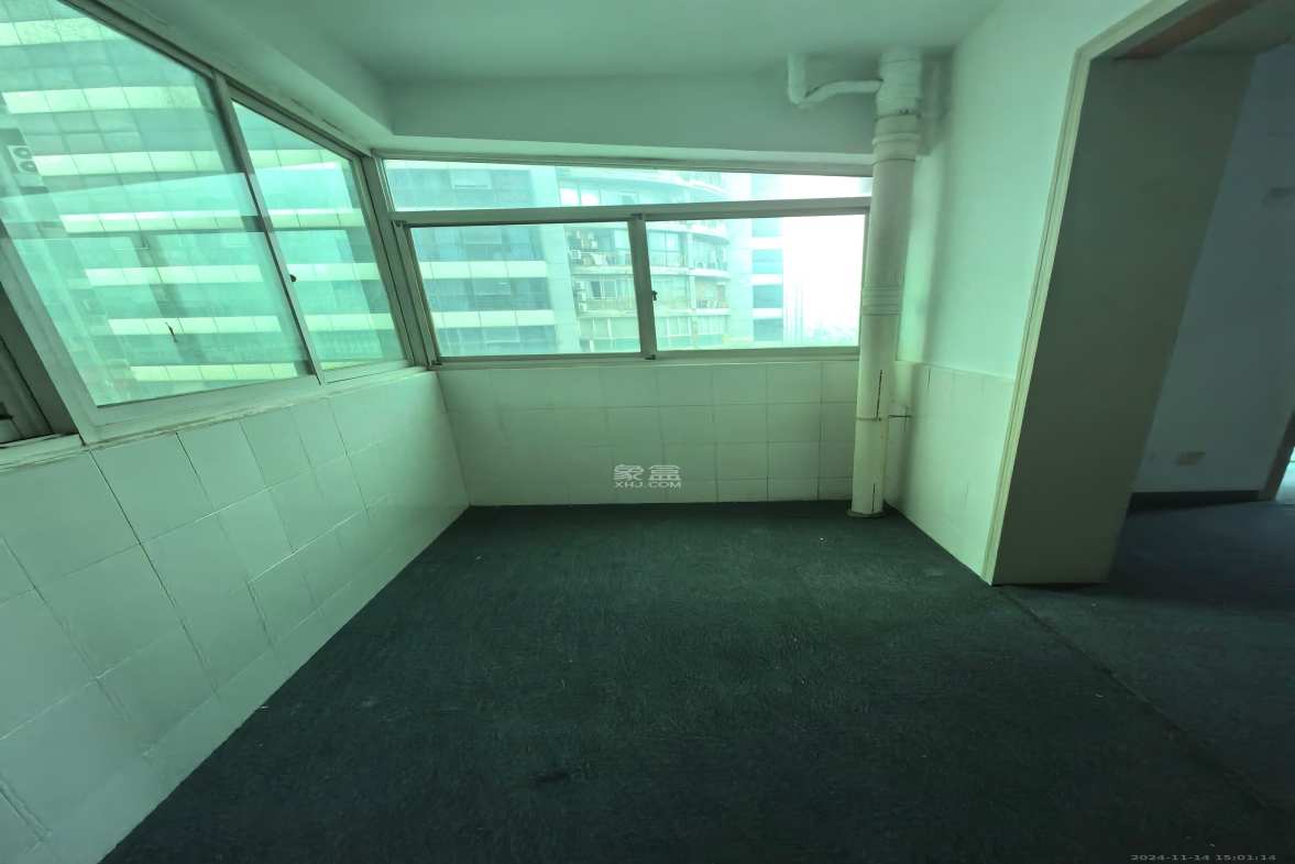 兴威名座  3室2厅2卫   3800.00元/月室内图