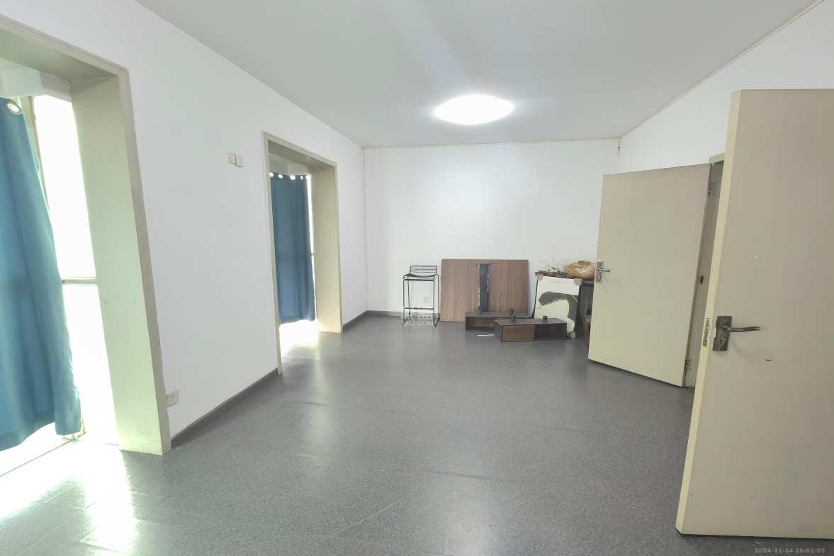 兴威名座  3室2厅2卫   3800.00元/月室内图