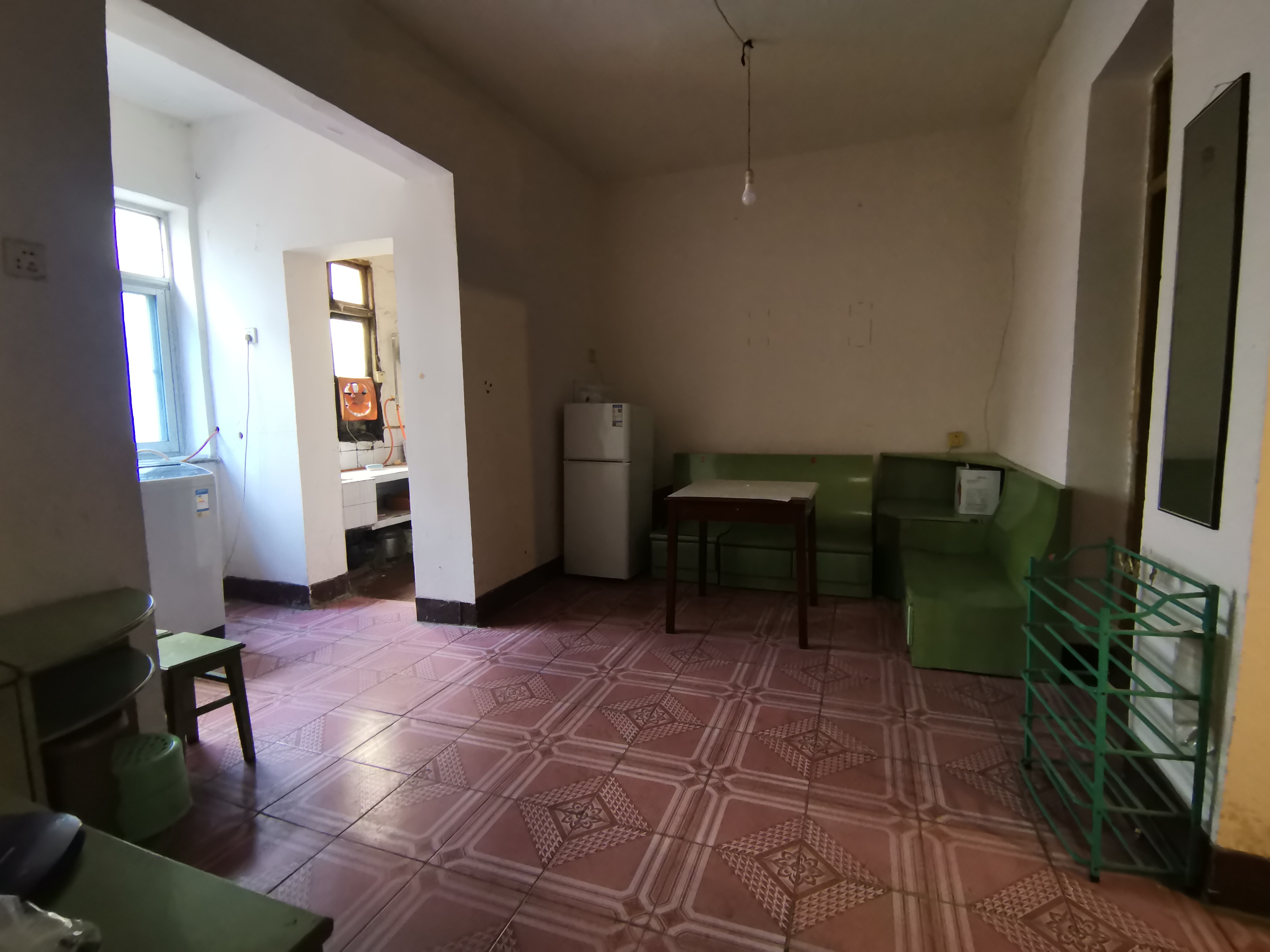 娄底人文师范学院家属楼  3室2厅1卫    800.0元/月