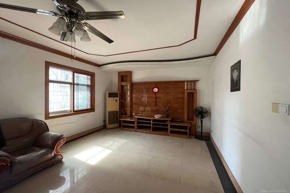 新天地小区 3室2厅1卫 1300.0元/月 新天地小区 3室2厅1卫 1300.0元/月室内图