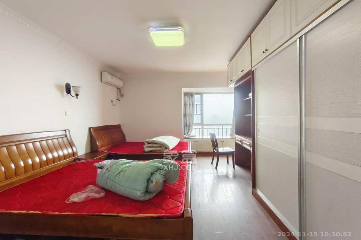 锑都家园  3室2厅2卫   1600.00元/月室内图1