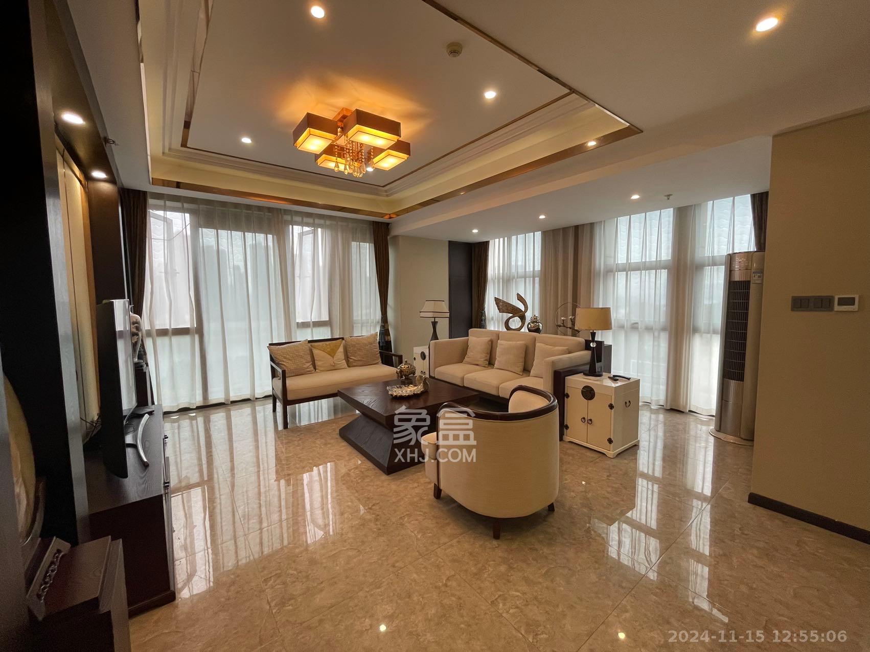 红橡华园(菲莎公馆)  1室1厅1卫    13000.0元/月