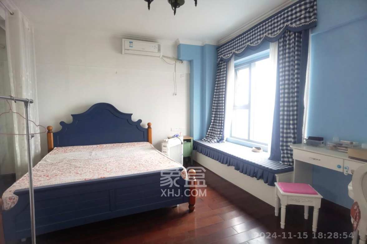 东怡外国（南湖一号)  1室1厅1卫    2700.0元/月室内图